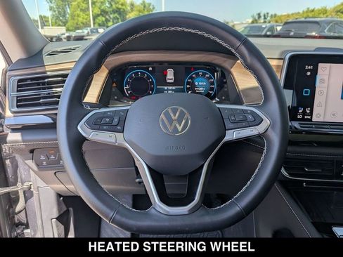 Used 2025 Volkswagen Atlas SE AWD/4WD image 21