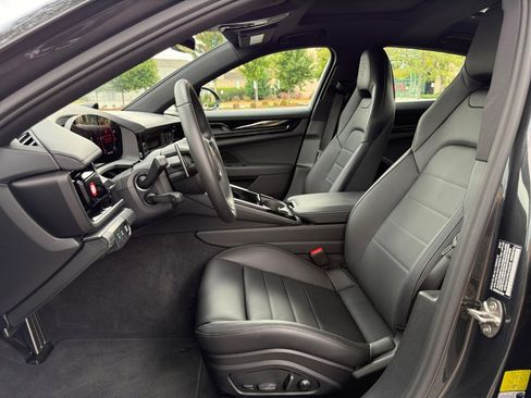 New 2025 Porsche Panamera 4 image 5