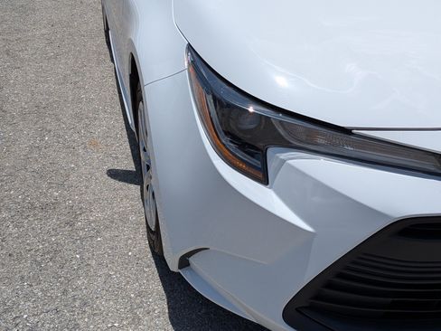 Used 2024 Toyota Corolla LE FWD image 10
