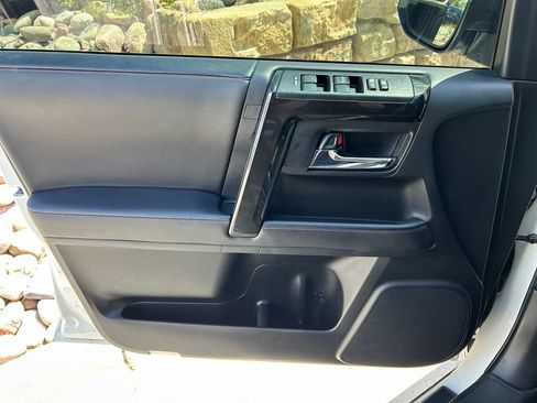 Used 2023 Toyota 4Runner TRD Off-Road Premium w/ Moonroof Package AWD/4WD image 11
