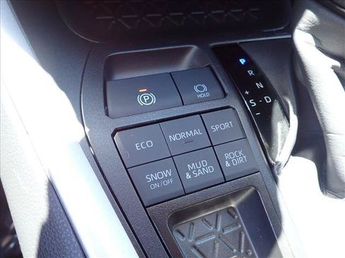 Used 2025 Toyota RAV4 XLE AWD/4WD image 16