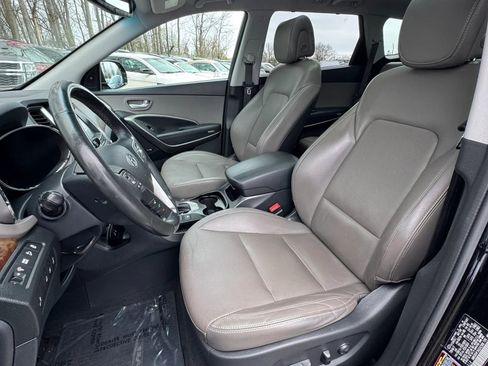 Used 2017 Hyundai Santa Fe AWD image 12