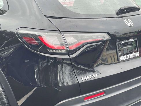 Certified 2023 Honda HR-V LX image 9
