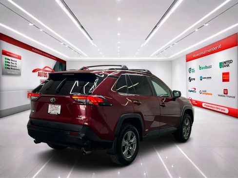Used 2022 Toyota RAV4 LE AWD/4WD image 7