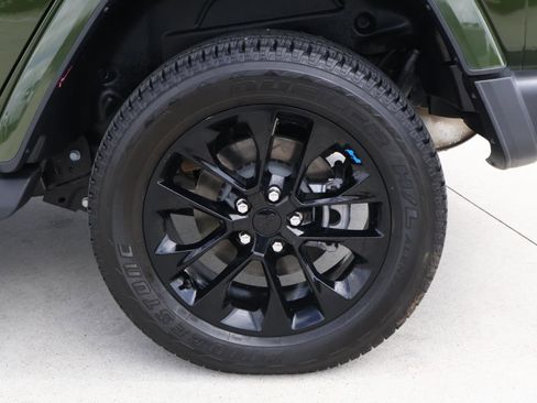 Used 2023 Jeep Wrangler Unlimited Sahara AWD/4WD image 8