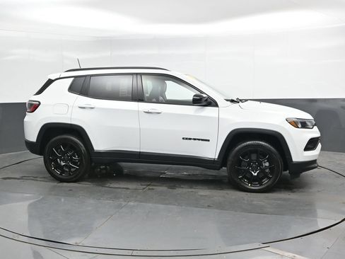 New 2026 Jeep Compass Latitude AWD/4WD image 4