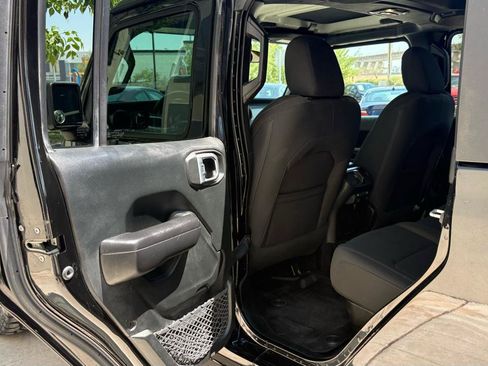 Used 2020 Jeep Gladiator Sport w/ Quick Order Package 24S AWD/4WD image 33