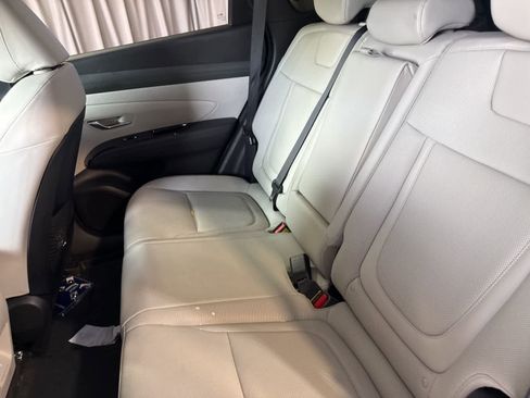 Used 2025 Hyundai Tucson Limited image 16