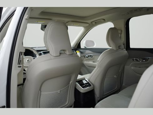 New 2025 Volvo XC90 T8 Ultra w/ Protection Package Premier image 20