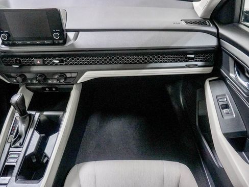 Certified 2023 Honda Accord EX image 29