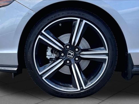 Used 2024 Honda Accord Sport image 11