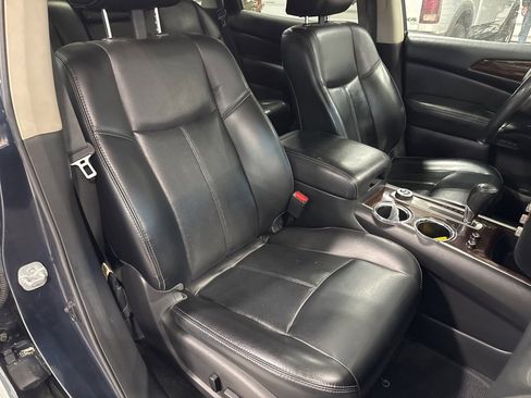 Used 2015 Nissan Pathfinder Platinum w/ Family Entertainment Package image 18