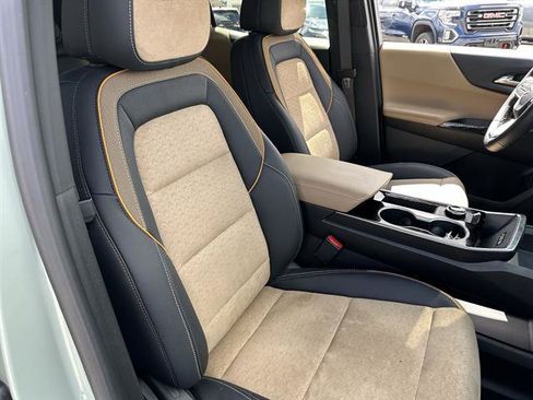 Used 2025 Chevrolet Equinox ACTIV w/ Safety and Technology Package image 23