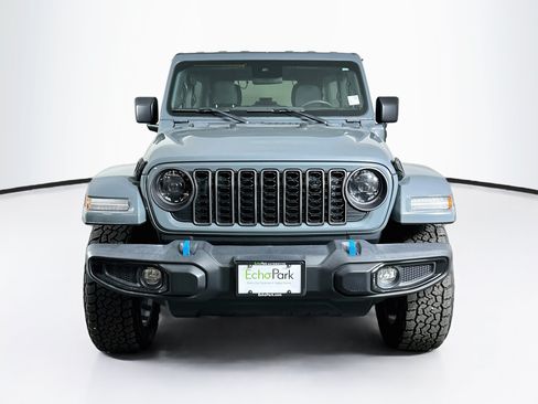 Used 2024 Jeep Wrangler Unlimited w/ Convenience Group AWD/4WD image 2