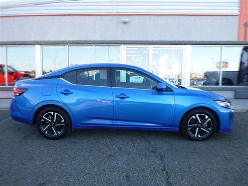 Used 2024 Nissan Sentra SV image 4