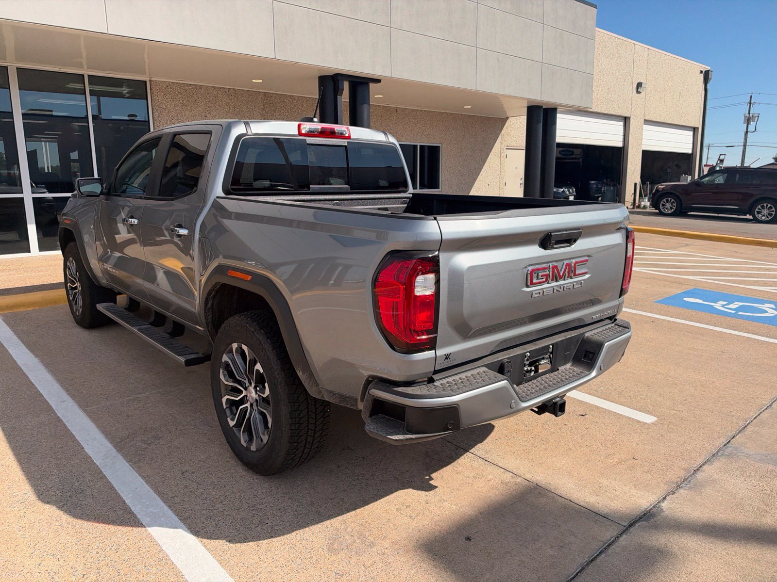Used 2026 GMC Canyon Denali AWD/4WD image 5