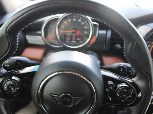 Used 2019 MINI Cooper S w/ Signature Upholstery Package FWD image 19