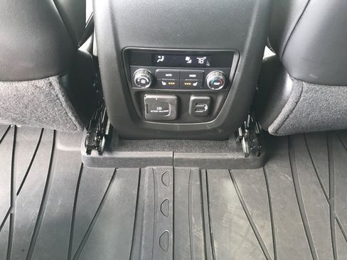 Used 2024 Buick Enclave Avenir w/ Avenir Technology Package AWD/4WD image 34