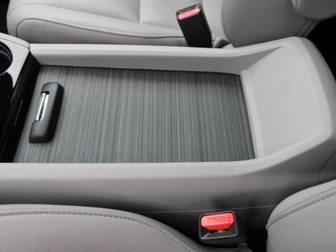 Used 2017 Honda Pilot Touring image 25
