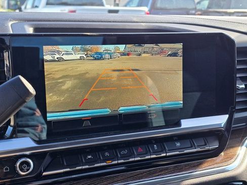 Used 2023 GMC Sierra 1500 SLE image 28