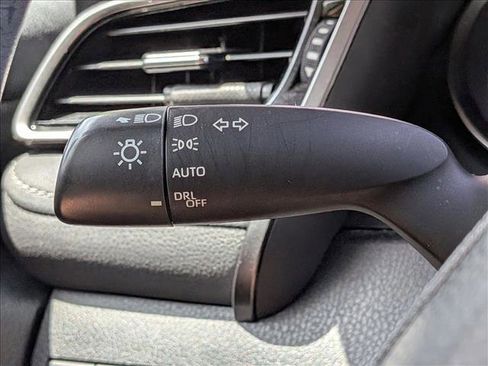 Used 2022 Toyota Camry SE w/ Convenience Package image 8