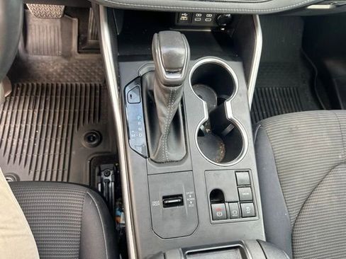 Used 2023 Toyota Highlander LE FWD image 14
