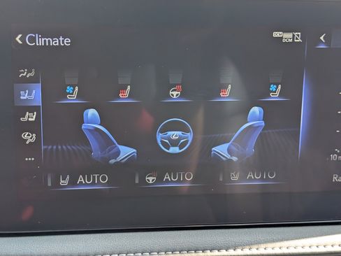 Certified 2022 Lexus LS 500 AWD w/ Interior Upgrade Package image 28