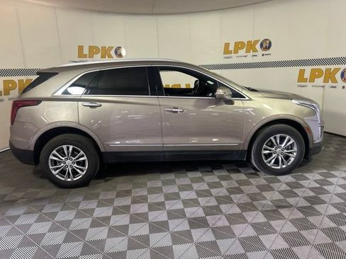 Used 2023 Cadillac XT5 Premium Luxury AWD/4WD image 2