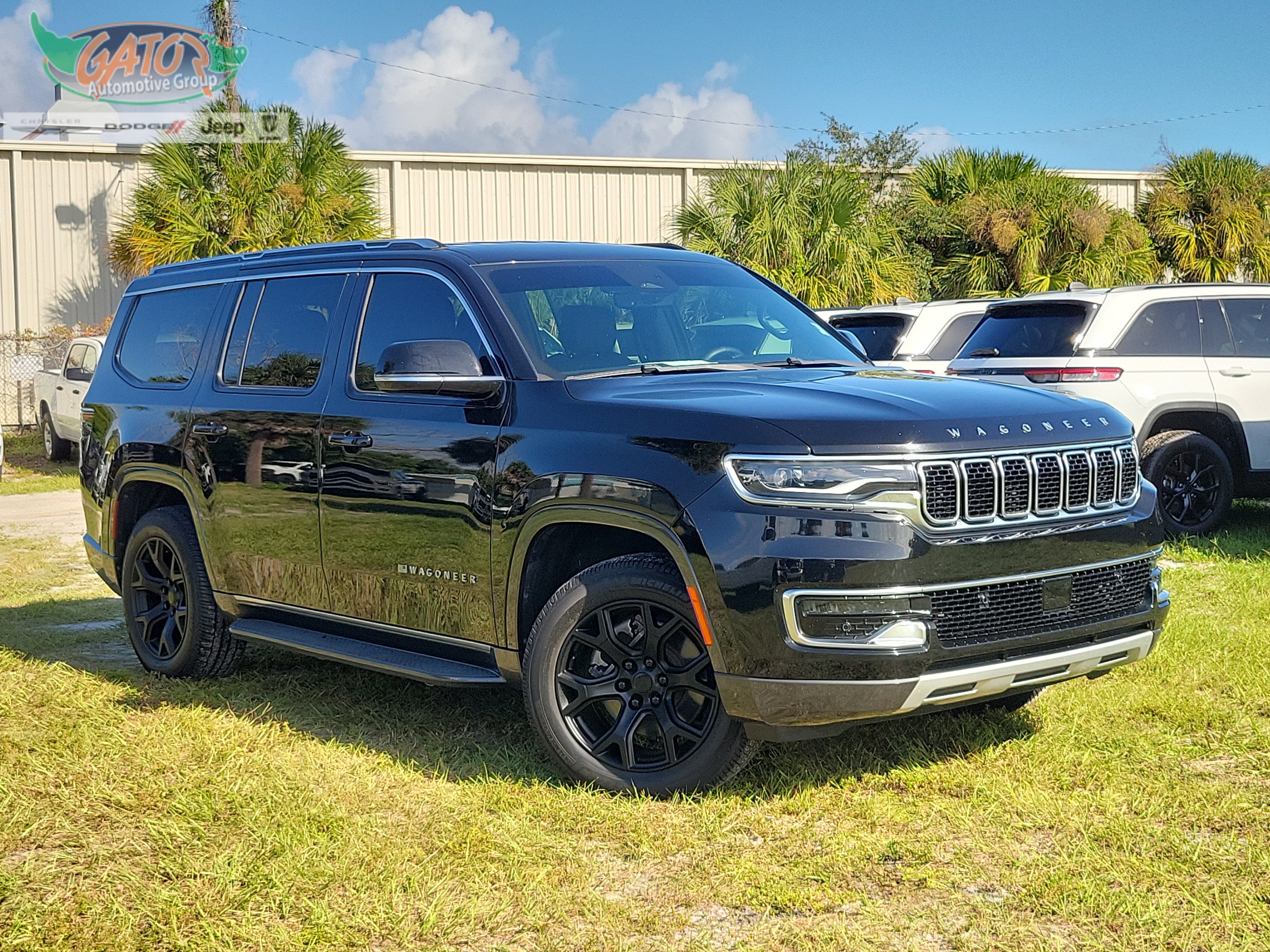 Used 2022 Jeep Wagoneer Series II RWD image 1