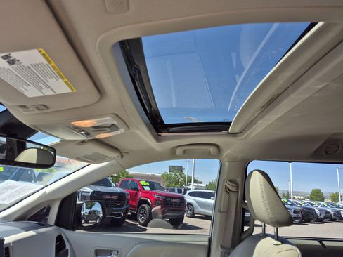 Used 2020 Toyota Sienna XLE w/ XLE Navigation Package image 37