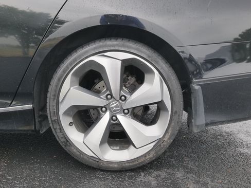 Used 2020 Honda Accord Touring image 10