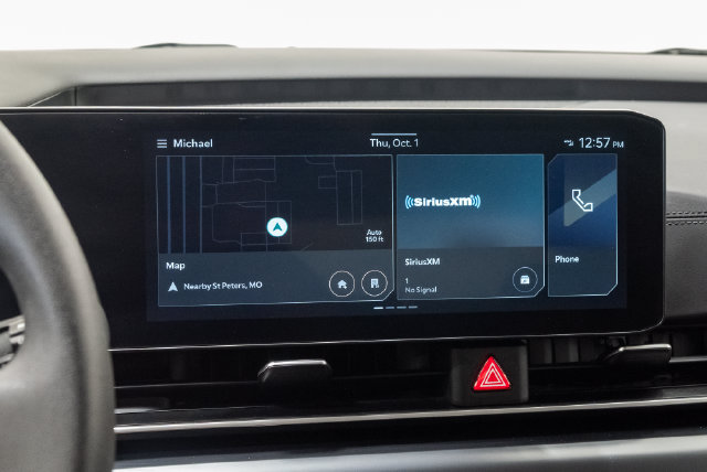 Used 2025 Kia Carnival LX FWD image 17