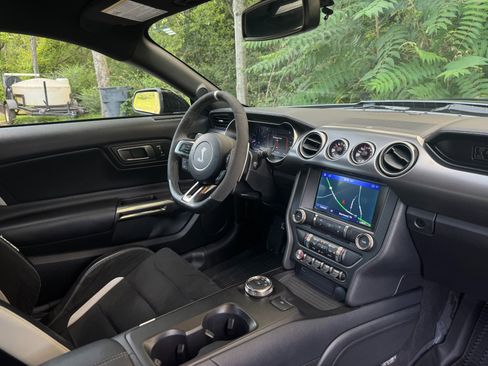 Used 2020 Ford Mustang Shelby GT500 w/ Technology Package image 30