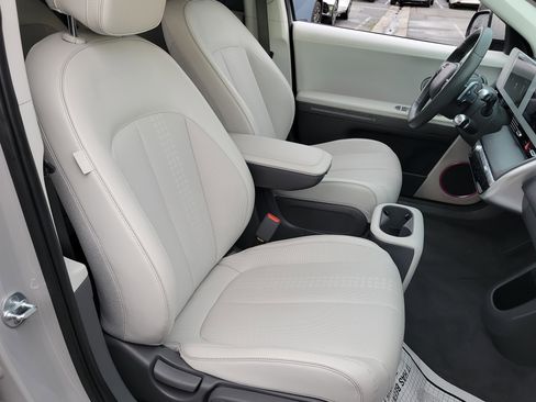 Certified 2023 Hyundai Ioniq 5 SEL w/ Cargo Package image 18