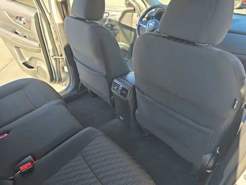 Used 2019 Nissan Rogue SV w/ Sun & Sound Touring Package image 11