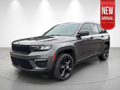 Used 2024 Jeep Grand Cherokee Limited w/ Black Appearance Package