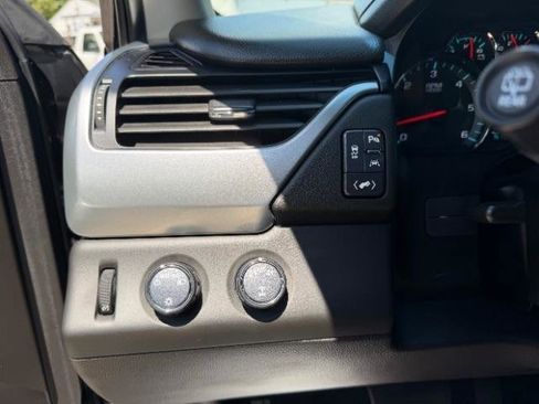 Used 2019 Chevrolet Suburban LT AWD/4WD image 21