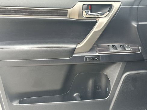 Used 2021 Lexus GX 460 Premium w/ Premium Package image 10