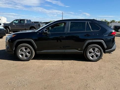 Used 2023 Toyota RAV4 LE AWD/4WD image 2