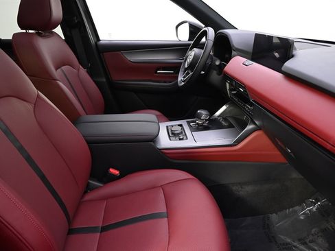 Used 2025 MAZDA CX-70 Plug-In Hybrid w/ Premium Plus image 16