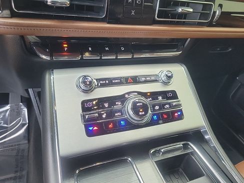 Used 2020 Lincoln Aviator Reserve w/ Equipment Group 201A image 22
