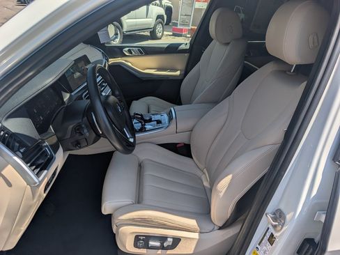 Used 2022 BMW X5 sDrive40i w/ Parking Assistance Package RWD image 2