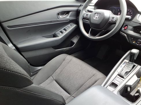 Certified 2025 Honda Accord SE image 16
