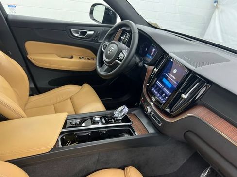 Used 2024 Volvo XC60 B5 Ultimate w/ Protection Package Premier AWD/4WD image 25