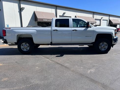 Used 2019 Chevrolet Silverado 2500 W/T w/ WT Convenience Package image 2