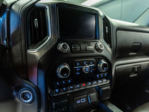 Used 2022 GMC Sierra 3500 Denali w/ Denali Ultimate Package image 12