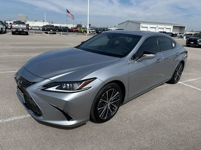 Used 2022 Lexus ES 300h w/ Premium Package
