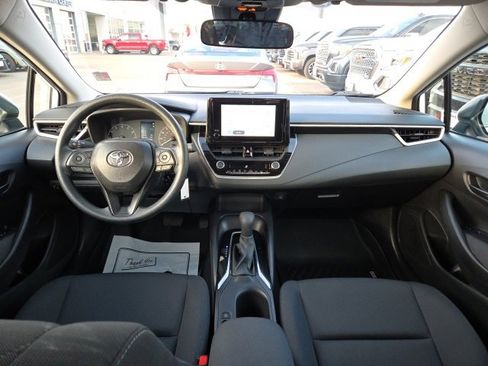 Used 2025 Toyota Corolla LE image 25
