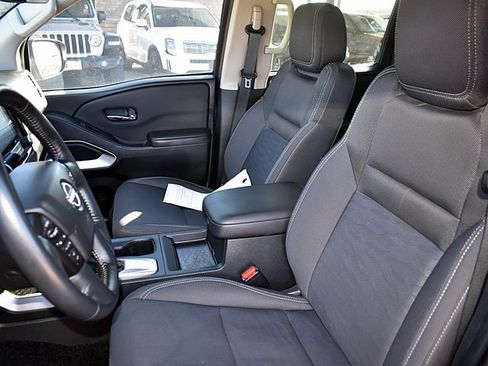 Used 2023 Nissan Frontier SV w/ Technology Package image 17