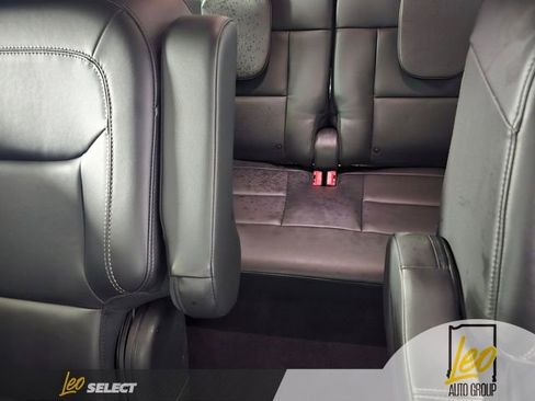 Used 2023 Ford Explorer XLT w/ Equipment Group 202A AWD/4WD image 19